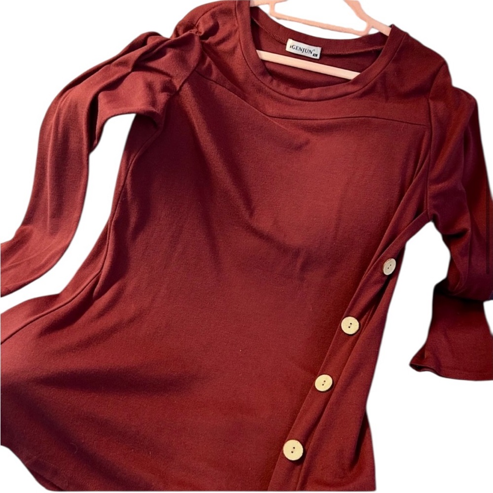 NWOT Women's Long Sleeve Top - Deep Burgundy XL; side button detail
